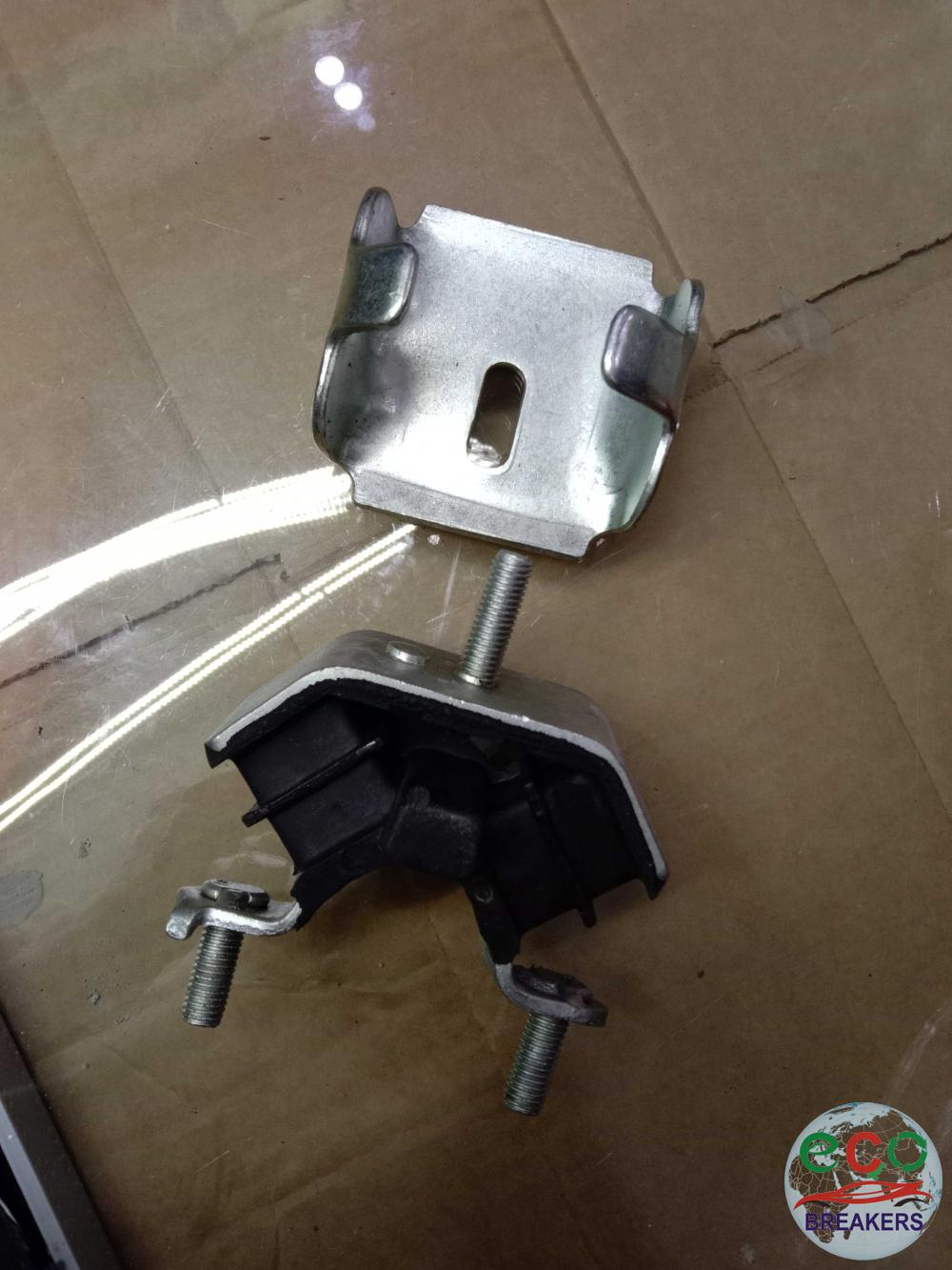 Renault 19 MK2 Chamade L53D K Reg Engine Mounting RIGHT DRIVER OFF SIDE FRONT OSF 1.8 i 1764 cc Petrol F7P704 F7P 704 5 Speed Manual 4 Door Saloon