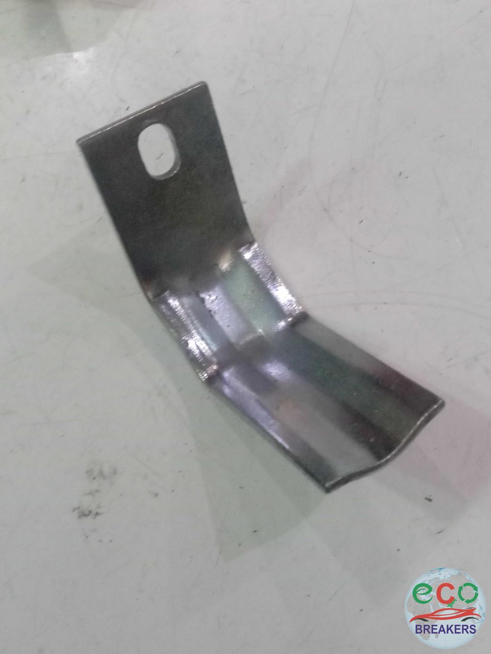 Mercedes Benz T1 602 310D M REG B602 Exhaust Holder Bracket 2.9 2874 cc Diesel OM602940 OM602.940 6 Speed Manual Panel Van Box