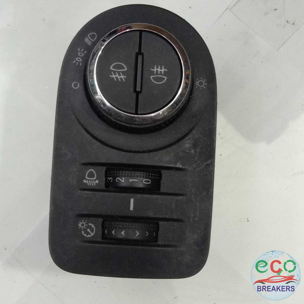 Opel Vauxhall Corsa MK3 D SXI 12 REG 83bph 4400 0SDL68c Spot Fog Light Switch 1.4 i 1398 cc Petrol A14XER 5 Speed Manual 5 Door Hatchback