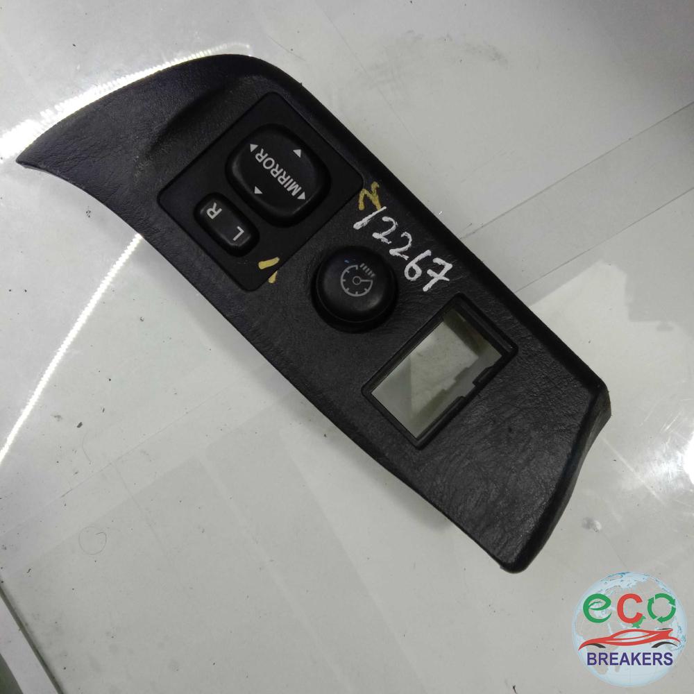 Toyota RAV4 MK2 ZCA25 Mirror Adjuster Switch 1.8 i 1794 cc Petrol 1ZZ-FE 1ZZFE 5 Speed Manual 5 Door Estate