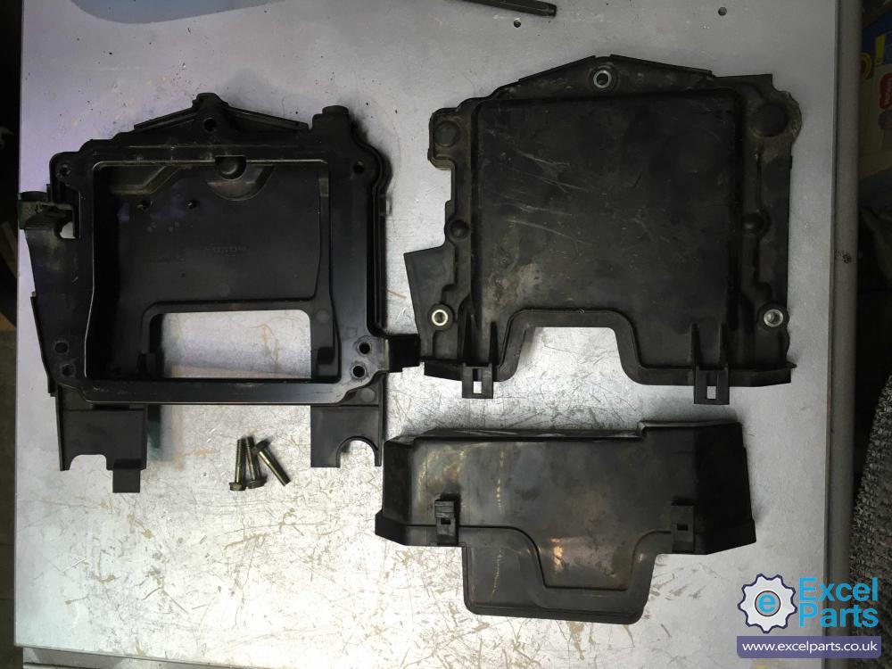 Honda Accord MK8 CW3 Engine Control Unit ECU Cover 2.2 2199 cc Diesel N22B1 6 Speed Manual 4 Door Saloon