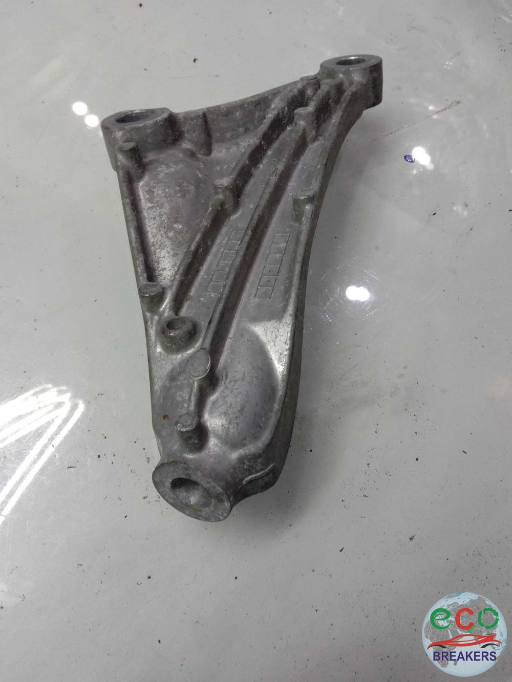 Honda Civic MK8 FK27 Engine Mounting Bracket Right 1.8 i 1799 cc Petrol R18A2 2005 - 2009 6 MTM 5 Door Hatchback