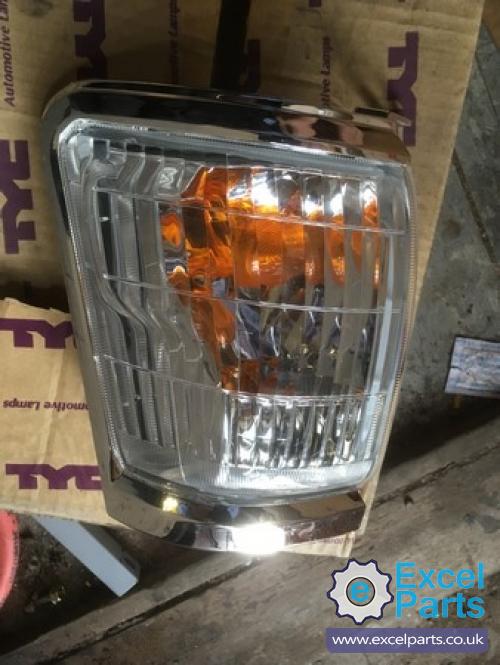 Toyota Hilux MK6 LN165 Pickup 250 Indicator Turn Signal Light RIGHT DRIVER OFF SIDE FRONT OSF 2.4 2446 cc Diesel 2LT 5 Speed Manual Pickup